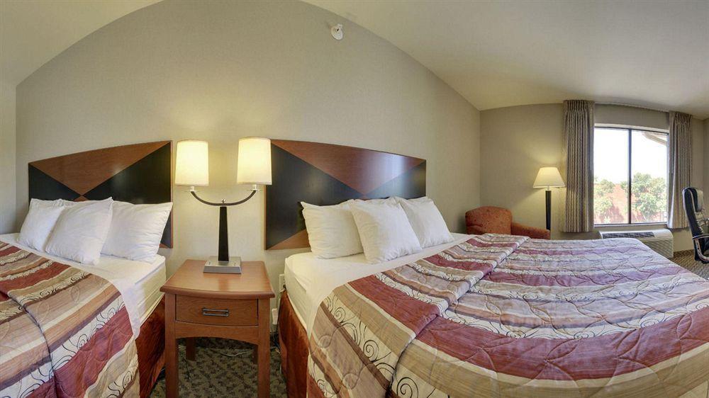 Sleep Inn & Suites Airport Милуоки Екстериор снимка