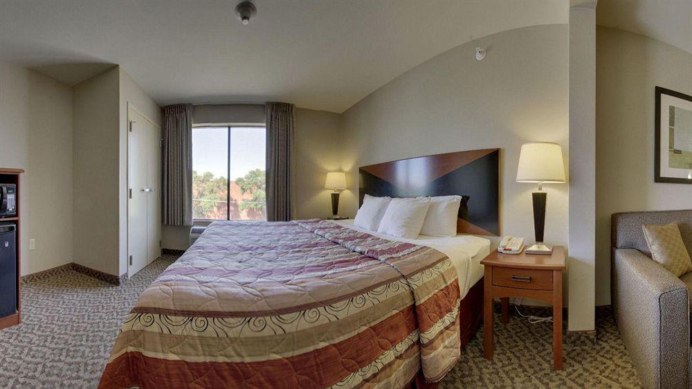 Sleep Inn & Suites Airport Милуоки Екстериор снимка