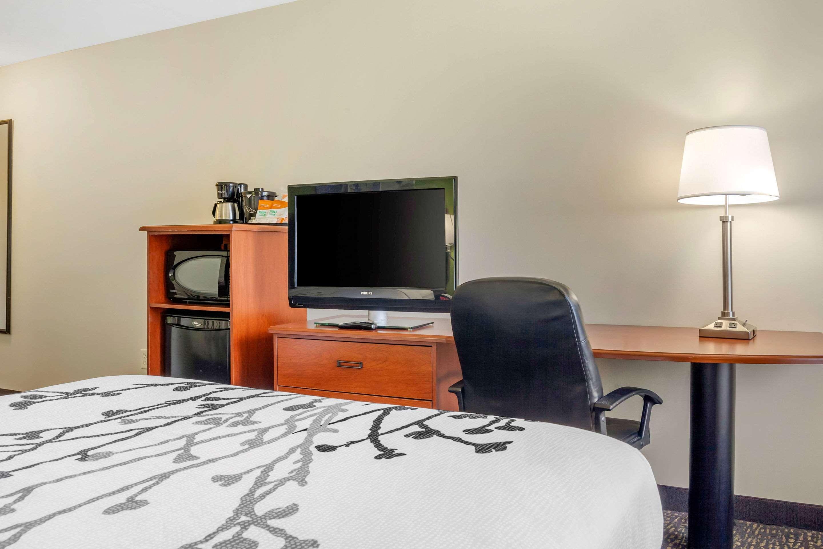 Sleep Inn & Suites Airport Милуоки Екстериор снимка