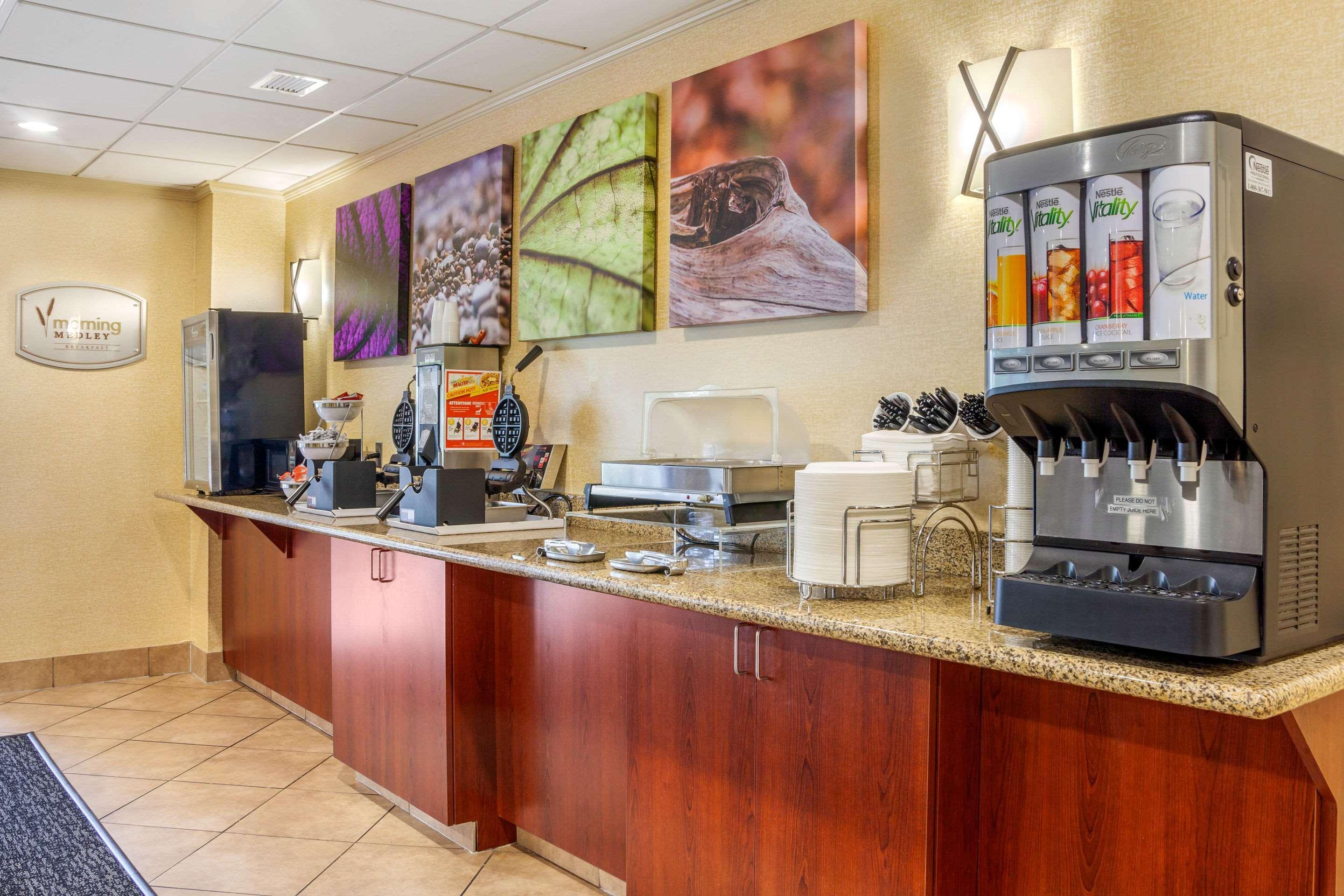 Sleep Inn & Suites Airport Милуоки Екстериор снимка