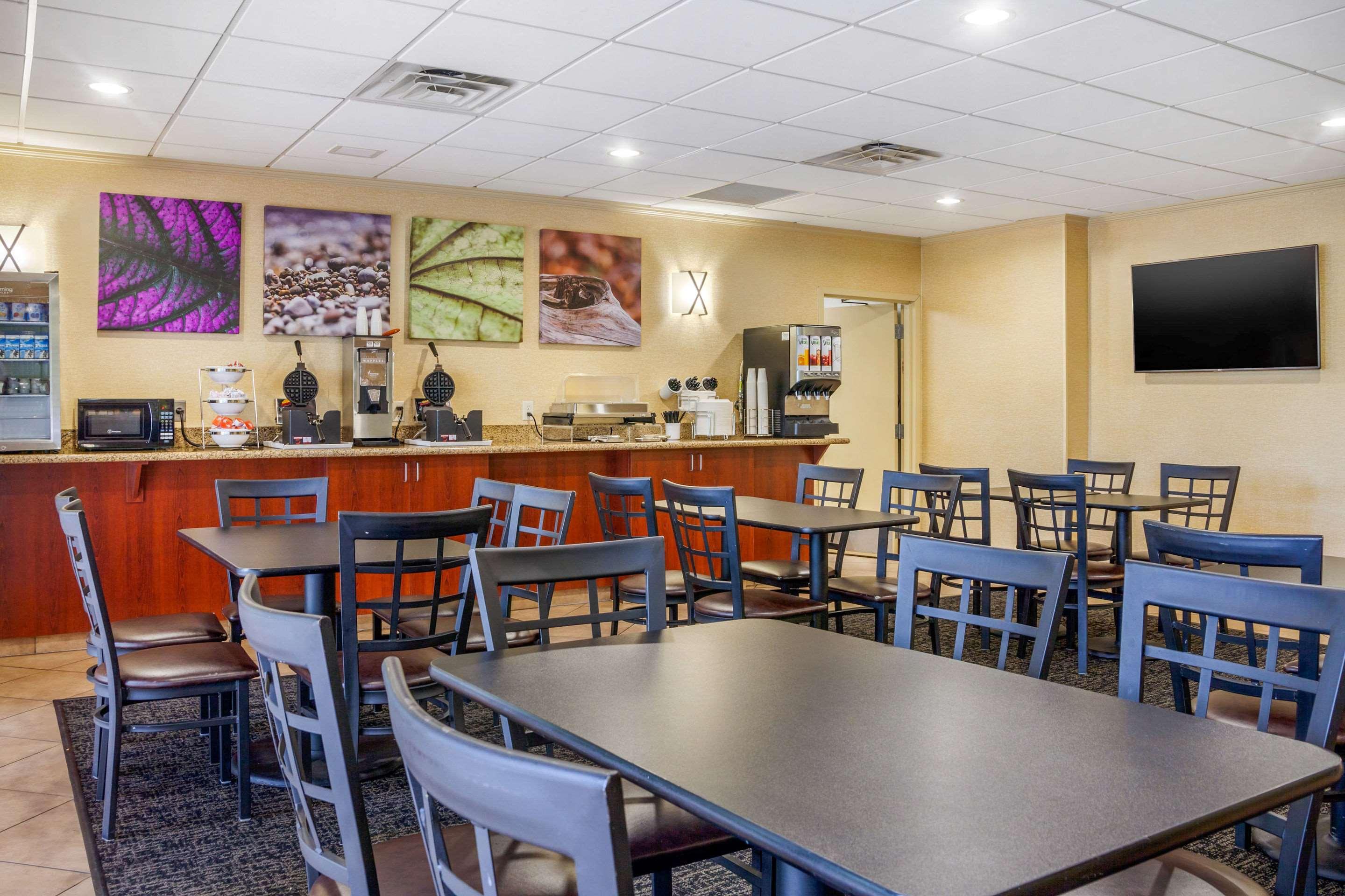 Sleep Inn & Suites Airport Милуоки Екстериор снимка