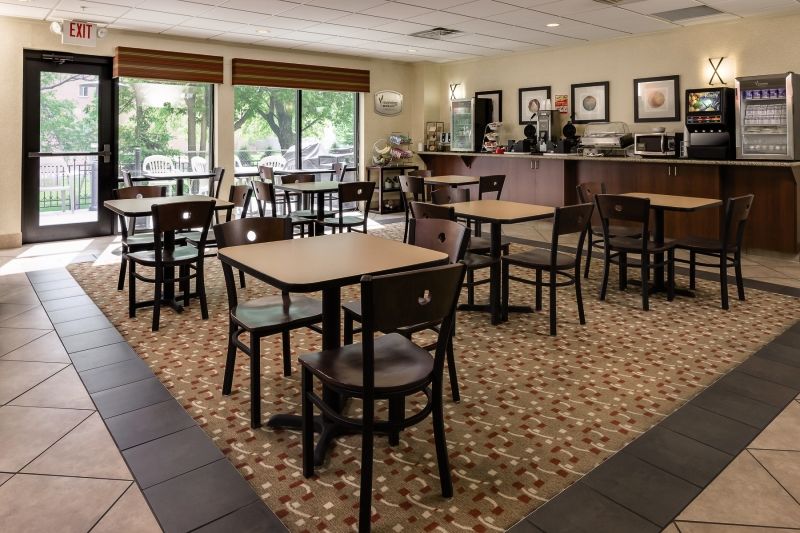Sleep Inn & Suites Airport Милуоки Екстериор снимка